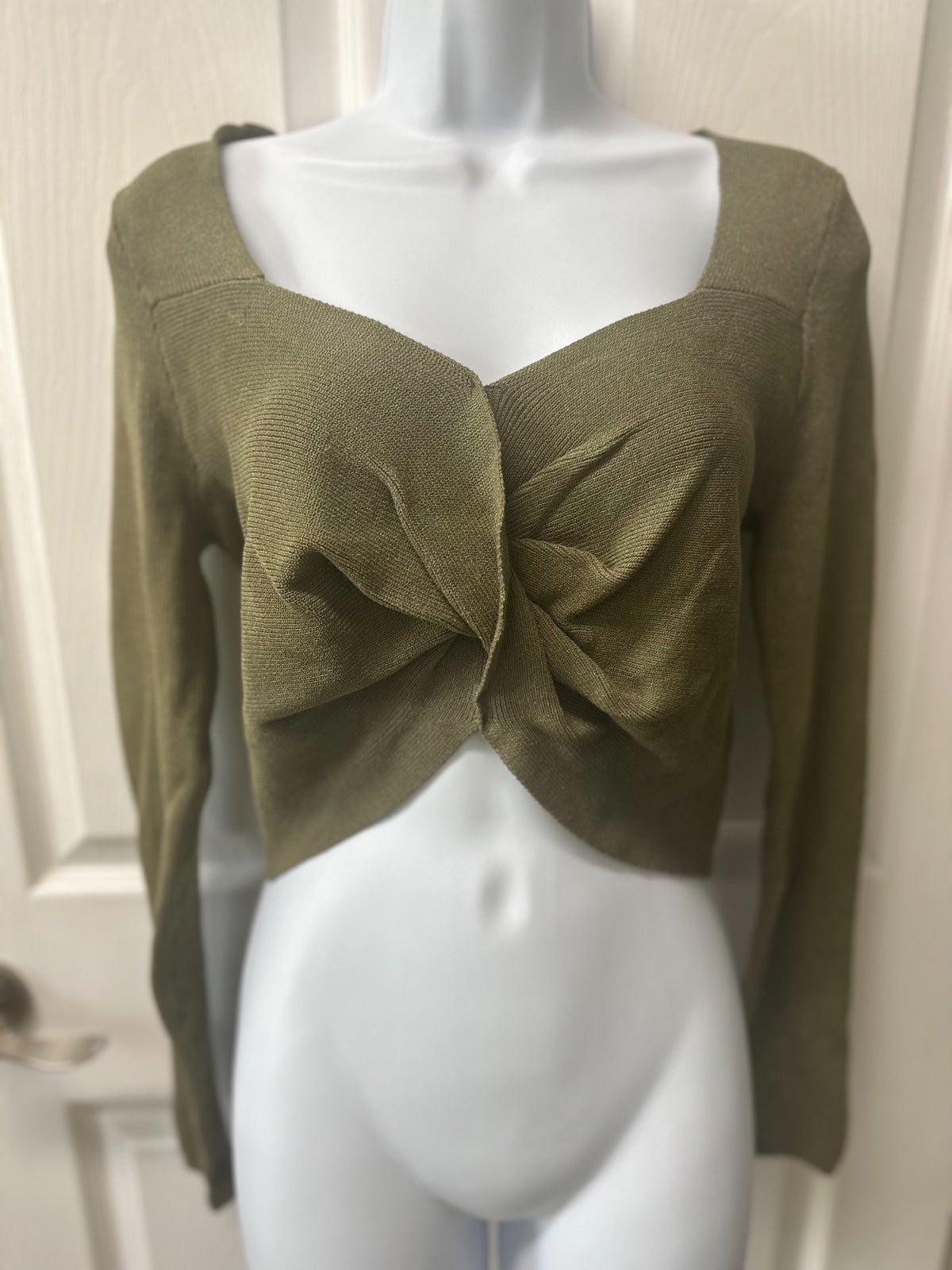 Twist Front Crop Long Sleeve Sweater Top – NWT Dusty Olive